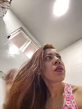 Snapshot of AnnbellaRosse chatting on 09-17-25, 04:30 AnnbellaRosse online show from 09-17-25, 04:30