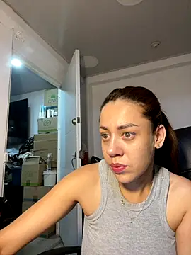 Snapshot of AnnbellaRosse chatting on 09-27-25, 02:33 AnnbellaRosse online show from 09-27-25, 02:33