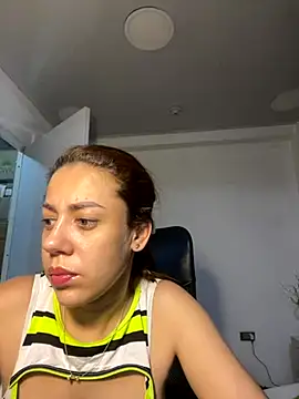 Snapshot of AnnbellaRosse chatting on 09-29-25, 04:12 AnnbellaRosse online show from 09-29-25, 04:12