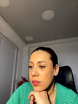 Snapshot of AnnbellaRosse chatting on 10-06-25, 07:55 AnnbellaRosse online show from 10-06-25, 07:55