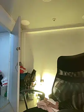 Snapshot of AnnbellaRosse chatting on 10-15-25, 04:40 AnnbellaRosse online show from 10-15-25, 04:40