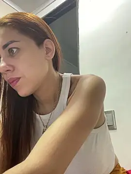 Snapshot of AnnbellaRosse chatting on 10-29-25, 01:02 AnnbellaRosse online show from 10-29-25, 01:02