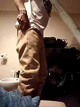 Snapshot of Fragolina73- chatting on 10-02-25, 08:05 Fragolina73- online show from 10-02-25, 08:05