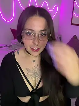 Mizztikaa online show from 12-25-24, 05:05