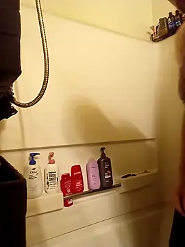 Snapshot of swervenherb chatting on 12-17-25, 04:24 swervenherb online show from 12-17-25, 04:24