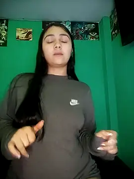 Snapshot of Nahiara_velez chatting on 07-16-26, 10:38 Nahiara velez online show from 07-16-26, 10:38