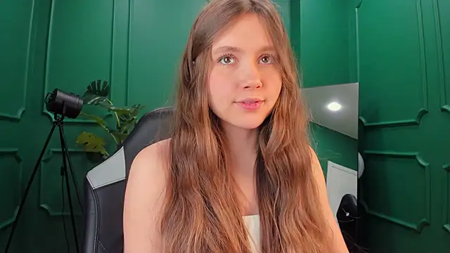 Snapshot of MaryannSoftt chatting on 02-26-25, 02:57 MaryannSoftt online show from 02-26-25, 02:57