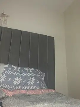 Snapshot of UKSYDNEYFOX chatting on 02-20-25, 12:52 UKSYDNEYFOX online show from 02-20-25, 12:52