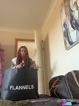 Snapshot of UKSYDNEYFOX chatting on 03-14-25, 12:51 UKSYDNEYFOX online show from 03-14-25, 12:51