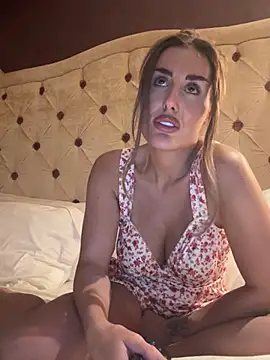 Snapshot of UKSYDNEYFOX chatting on 03-17-25, 05:38 UKSYDNEYFOX online show from 03-17-25, 05:38