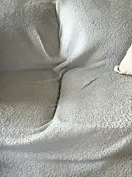 Snapshot of UKSYDNEYFOX chatting on 11-09-25, 02:04 UKSYDNEYFOX online show from 11-09-25, 02:04