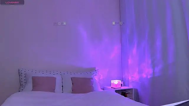 Snapshot of StacyWorry chatting on 10-17-25, 02:26 StacyWorry online show from 10-17-25, 02:26