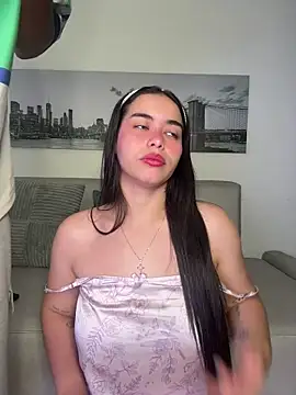 SophieRoyals online show from 05-13-26, 02:03