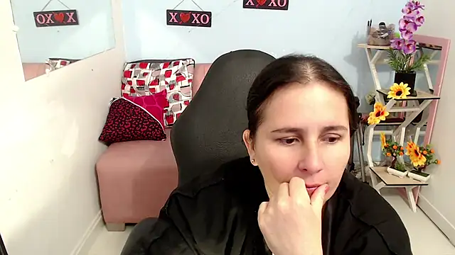 victoria jones online show from 10-21-25, 06:41