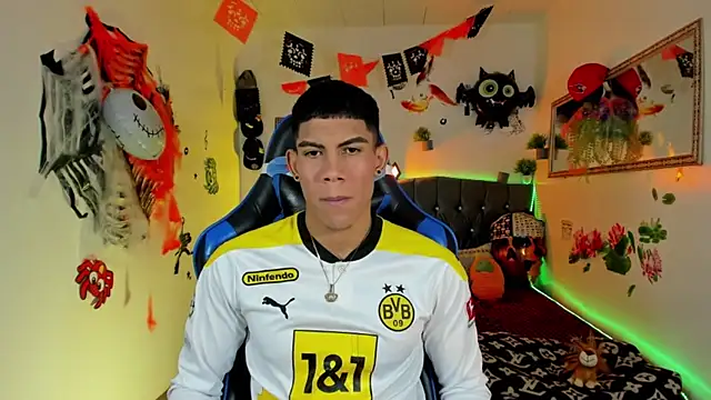 Damian latinxxx online show from 10-27-25, 03:10