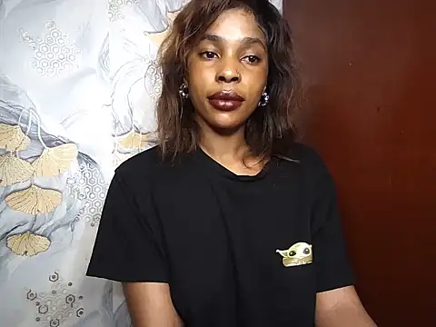 Snapshot of _Gyy_ chatting on 10-06-25, 08:23 Gyy online show from 10-06-25, 08:23