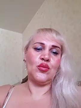 Snapshot of IsabellaBoni chatting on 02-12-25, 11:29 IsabellaBoni online show from 02-12-25, 11:29