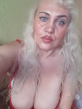 Snapshot of IsabellaBoni chatting on 03-06-25, 07:47 IsabellaBoni online show from 03-06-25, 07:47