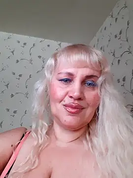 Snapshot of IsabellaBoni chatting on 11-25-25, 07:08 IsabellaBoni online show from 11-25-25, 07:08