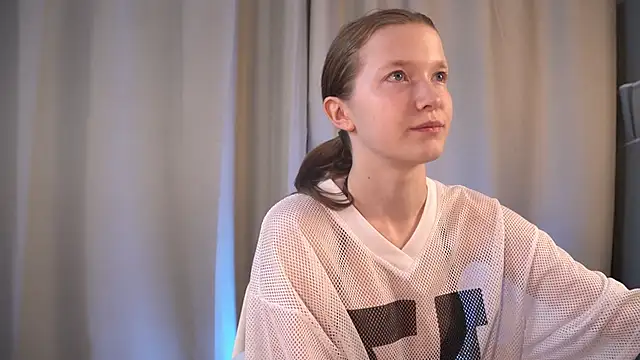 Snapshot of brendacom chatting on 02-10-25, 02:08 brendacom online show from 02-10-25, 02:08