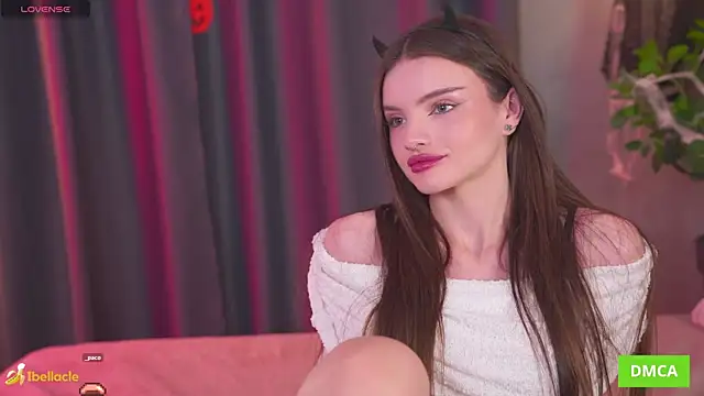 Snapshot of Bellacle chatting on 10-26-25, 08:42 Bellacle online show from 10-26-25, 08:42