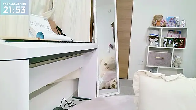 Snapshot of -SHINON- chatting on 01-11-26, 12:54 -SHINON- online show from 01-11-26, 12:54