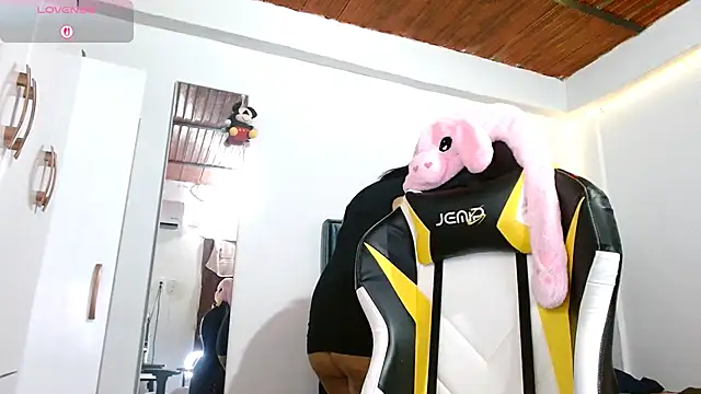 Snapshot of Cute_ash chatting on 12-17-25, 03:12 Cute ash online show from 12-17-25, 03:12