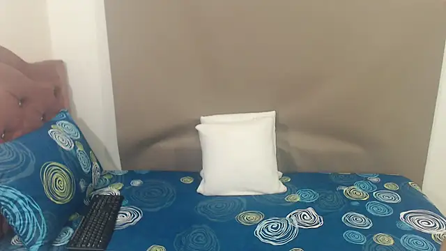 Snapshot of kimberlyjamexxx chatting on 02-25-26, 04:11 kimberlyjamexxx online show from 02-25-26, 04:11