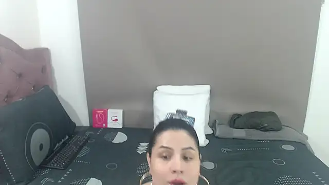 kimberlyjamexxx online show from 05-13-26, 12:52