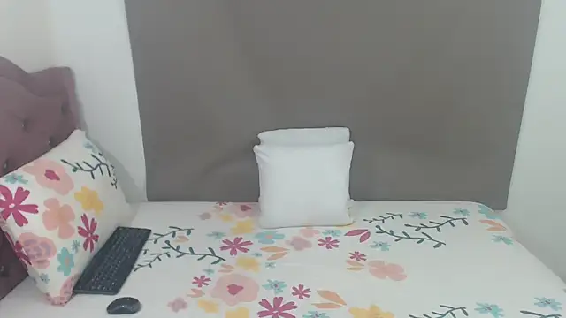 kimberlyjamexxx online show from 06-03-26, 04:04