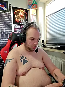 PupW0lfy online show from 12-26-24, 07:35