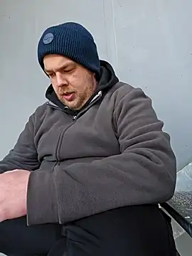 PupW0lfy online show from 01-10-25, 11:33