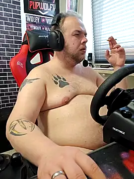 PupW0lfy online show from 01-24-25, 03:13