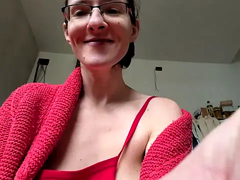 Snapshot of Milky_hairy_mommy chatting on 02-13-25, 11:39 Milky hairy mommy online show from 02-13-25, 11:39