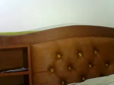 Snapshot of Claris2 chatting on 02-13-25, 09:09 Claris2 online show from 02-13-25, 09:09