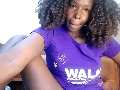 Snapshot of Claris2 chatting on 10-26-25, 06:58 Claris2 online show from 10-26-25, 06:58