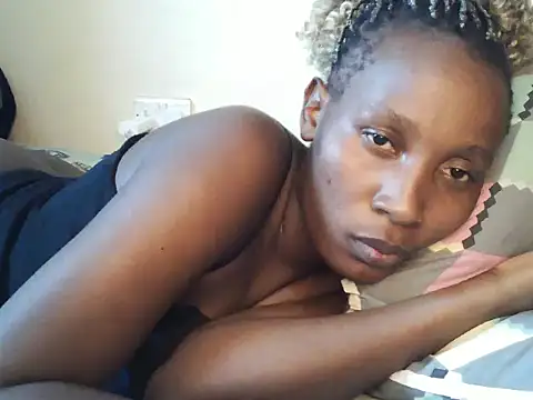 Snapshot of juiccypussy chatting on 06-18-26, 11:03 juiccypussy online show from 06-18-26, 11:03