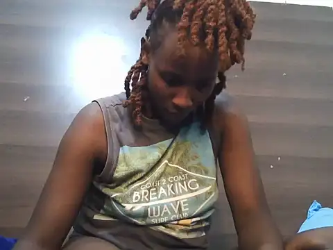 Snapshot of juiccypussy chatting on 07-18-26, 02:43 juiccypussy online show from 07-18-26, 02:43