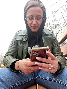 Snapshot of OlgaBuzzz chatting on 03-21-25, 06:16 OlgaBuzzz online show from 03-21-25, 06:16