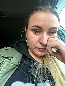 Snapshot of OlgaBuzzz chatting on 10-03-25, 10:56 OlgaBuzzz online show from 10-03-25, 10:56