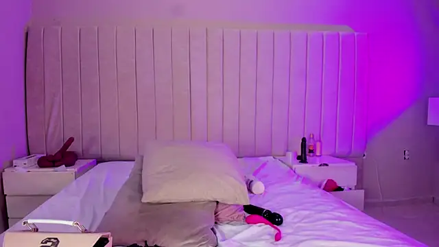 Littleolivia  online show from 01-07-26, 12:51