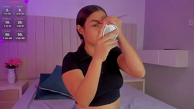 Littleolivia  online show from 02-19-26, 01:18