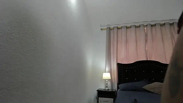 Snapshot of Debora_brown chatting on 01-06-25, 05:06 Debora brown online show from 01-06-25, 05:06