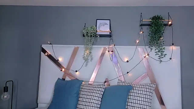 Snapshot of AmbarHills_1 chatting on 06-26-26, 11:36 AmbarHills 1 online show from 06-26-26, 11:36