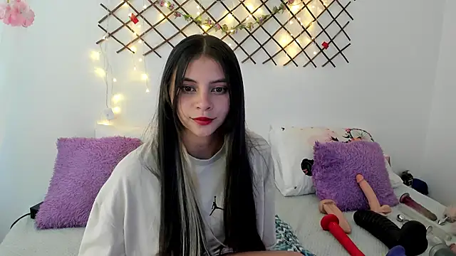 Snapshot of Ivanna_Bruner chatting on 09-18-25, 07:38 Ivanna Bruner online show from 09-18-25, 07:38