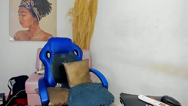 Snapshot of mia_foxts chatting on 10-15-25, 11:38 mia foxts online show from 10-15-25, 11:38