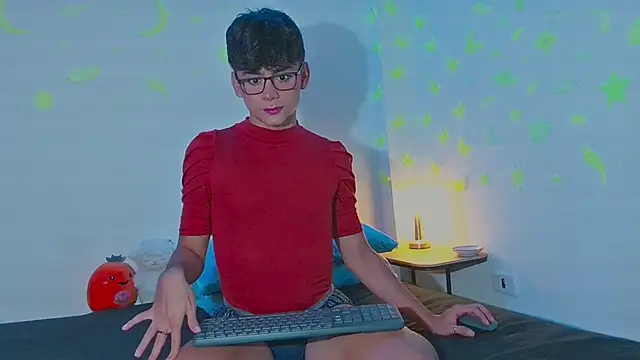 Snapshot of arnold_laurent_ chatting on 12-01-24, 11:04 arnold laurent online show from 12-01-24, 11:04