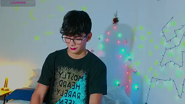 Snapshot of arnold_laurent_ chatting on 12-20-24, 11:16 arnold laurent online show from 12-20-24, 11:16