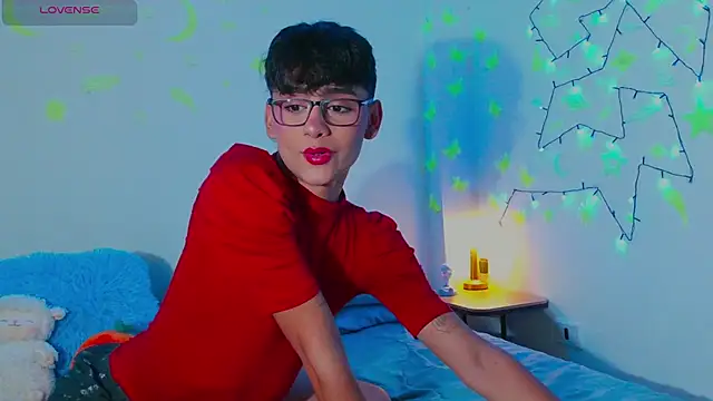 Snapshot of arnold_laurent_ chatting on 01-05-25, 10:19 arnold laurent online show from 01-05-25, 10:19