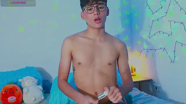 Snapshot of arnold_laurent_ chatting on 01-09-25, 03:15 arnold laurent online show from 01-09-25, 03:15